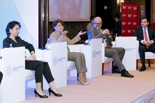 azercell-bakida-kecirilen-baku-international-hr-forum-a-destek-olub